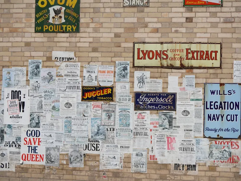 Affiche dans un atelier d'impression grand format à Brest